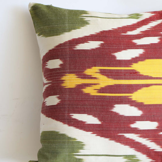 Cojín ikat de seda 45x42 cms multicolor OUTLET