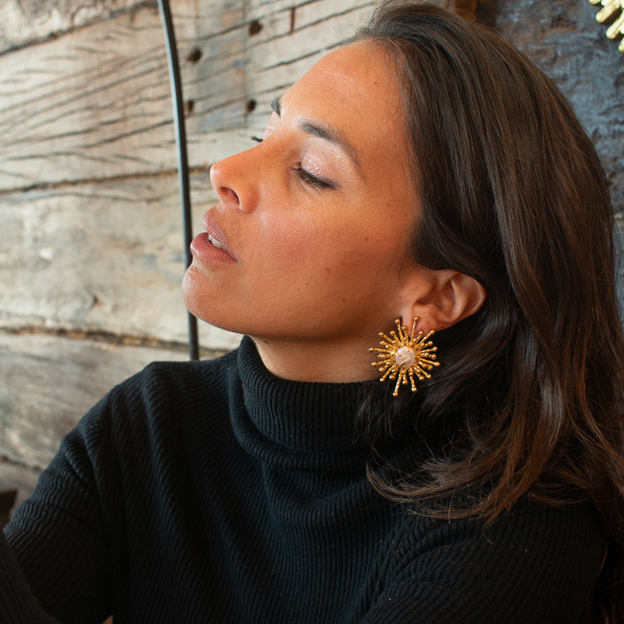 Aros Rayos madreperla - Baño de oro 22k