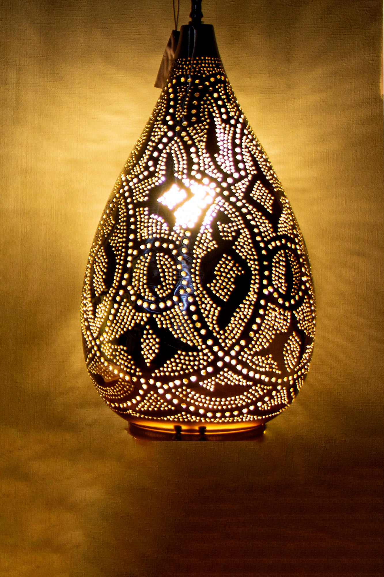 Lámpara turca colgante metal perforado a mano Wadi Rum