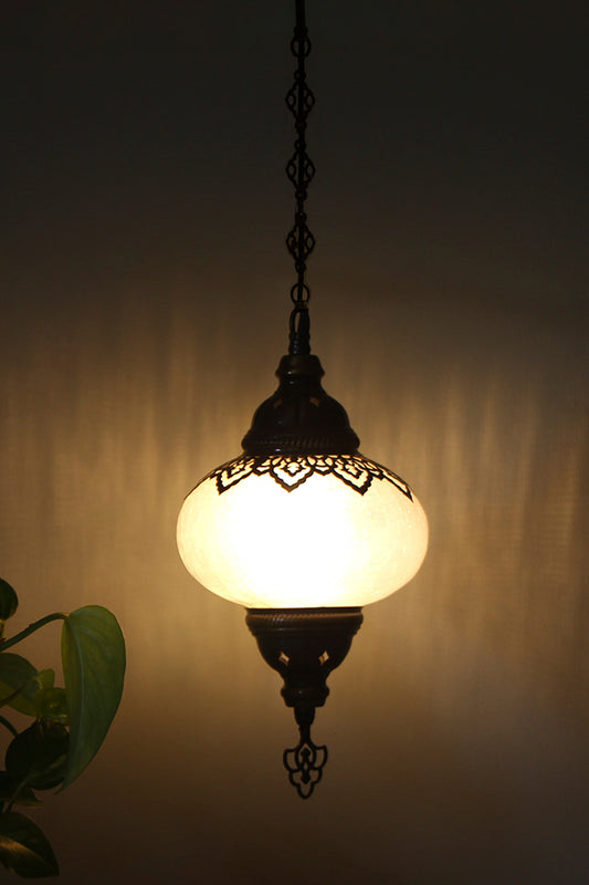 Lámpara turca colgante M craquelada blanca + ampolleta
