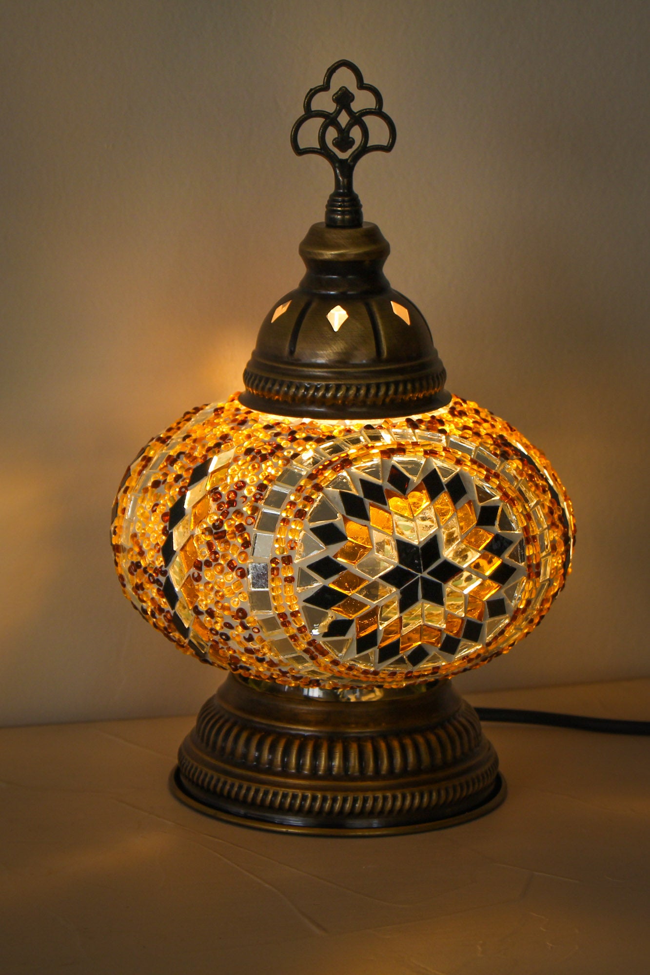 Lámpara turca decorativa baja de mesa M ámbar + ampolleta