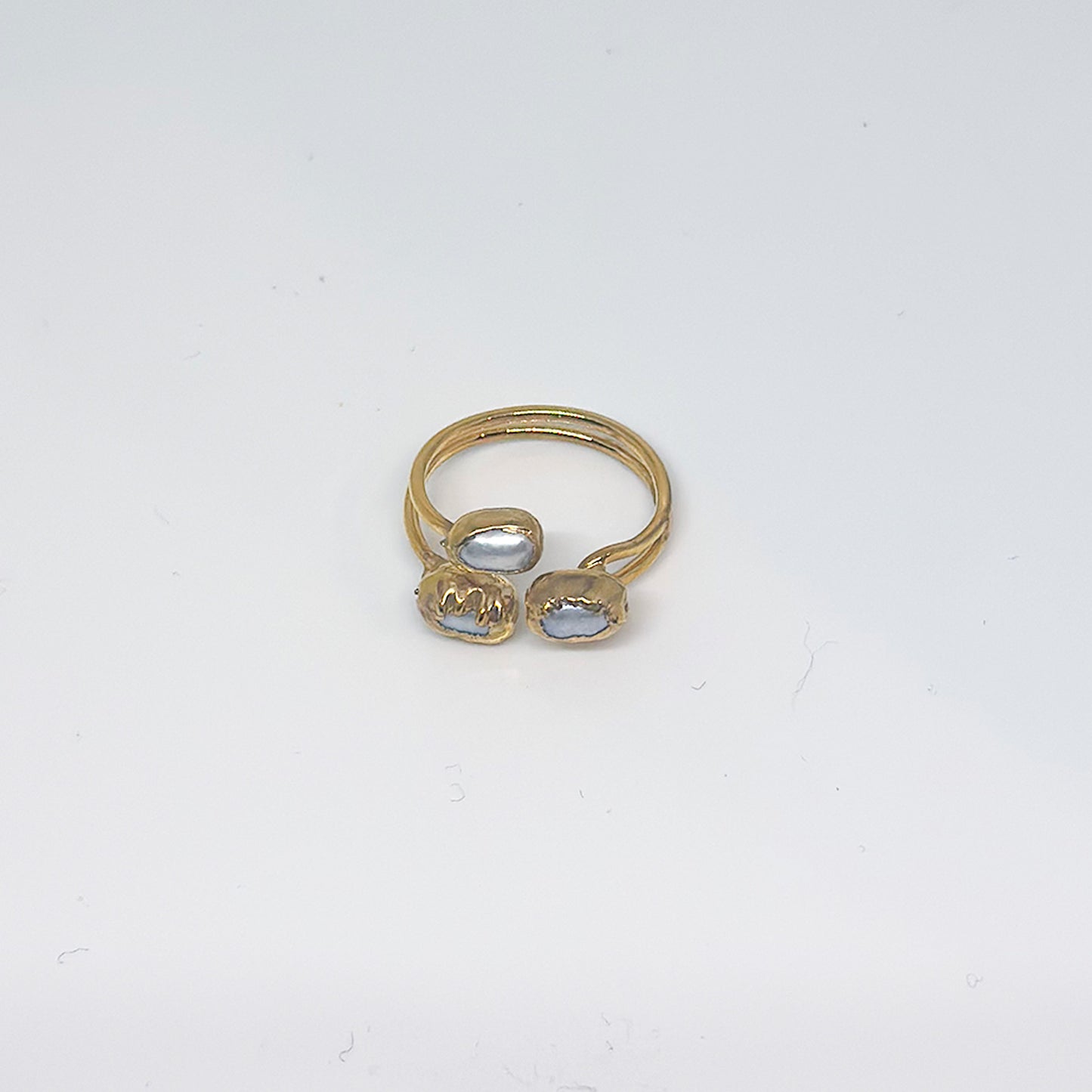 Anillo ajustable triple perla - Baño de oro 22 k