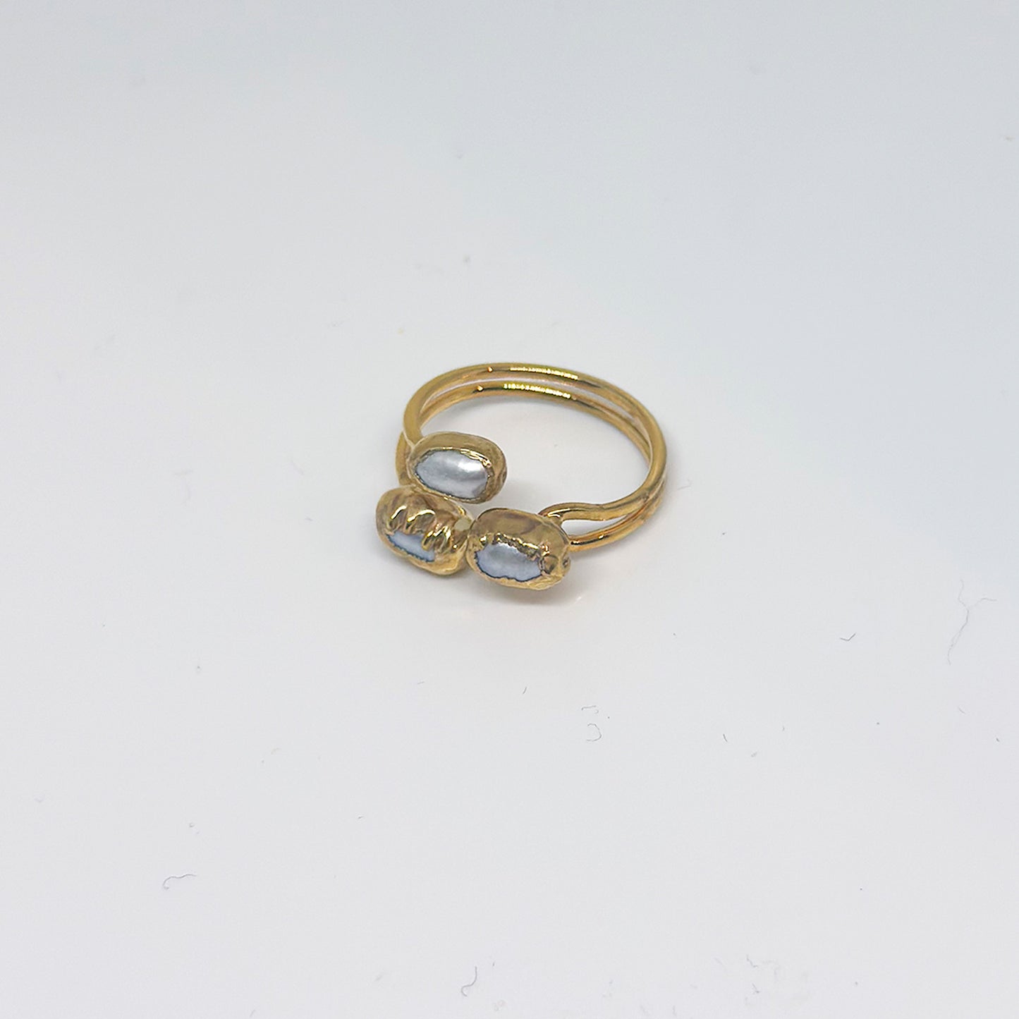 Anillo ajustable triple perla - Baño de oro 22 k