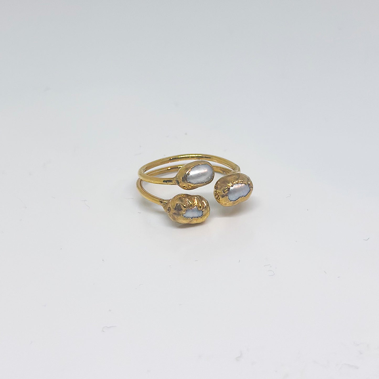 Anillo ajustable triple perla - Baño de oro 22 k