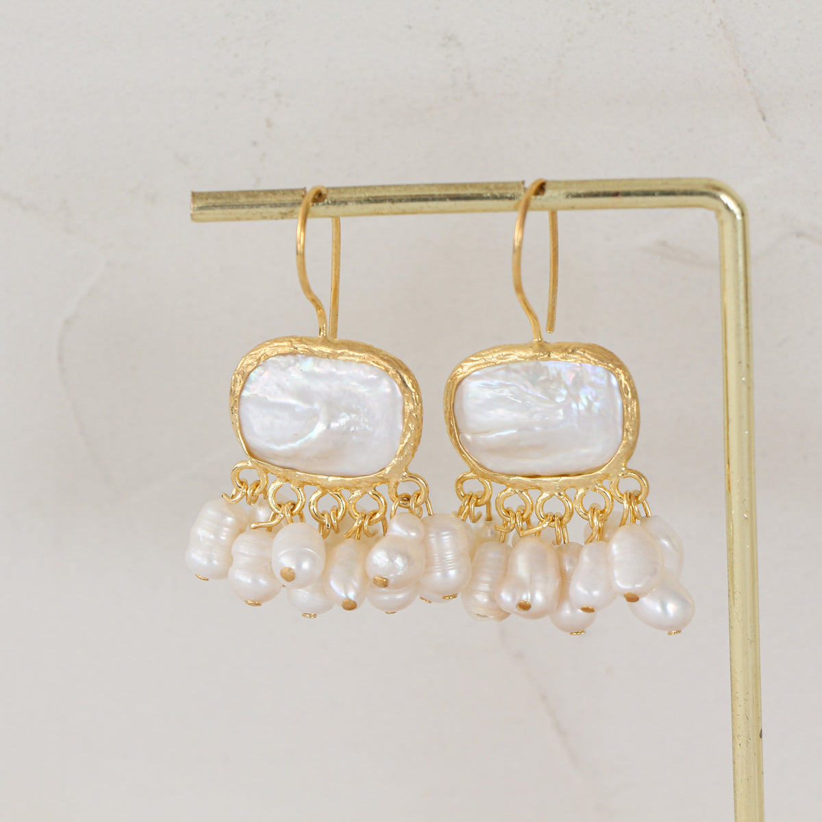 Aros Rania perla L - Baño de oro 22k