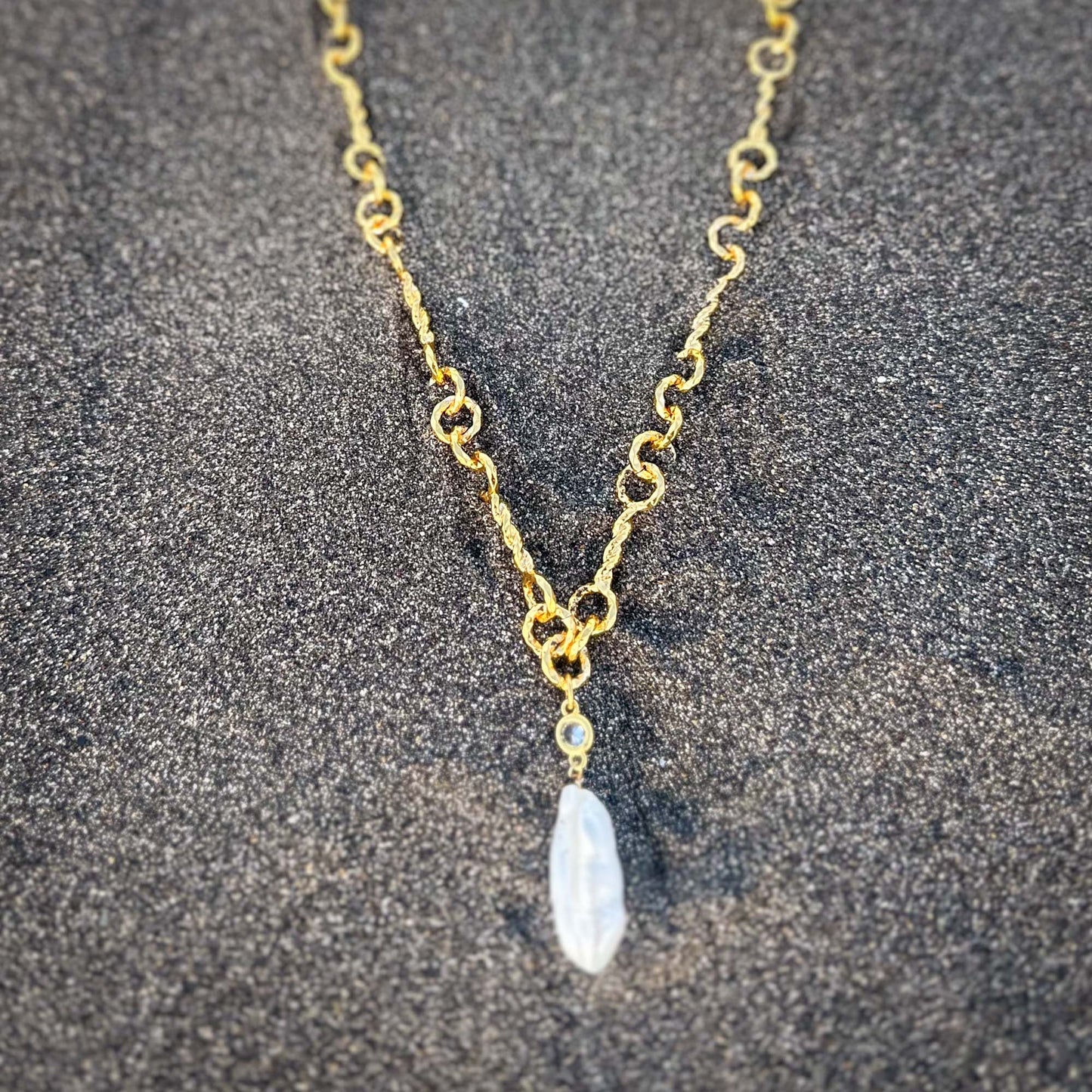 Collar Topkapi - Baño de oro 22k y Perla de río