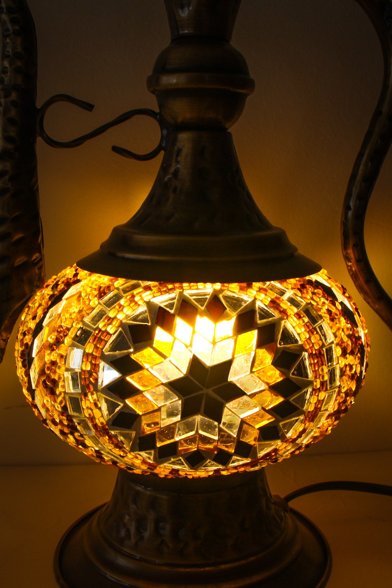 Lámpara turca de mesa Aladín ámbar + ampolleta