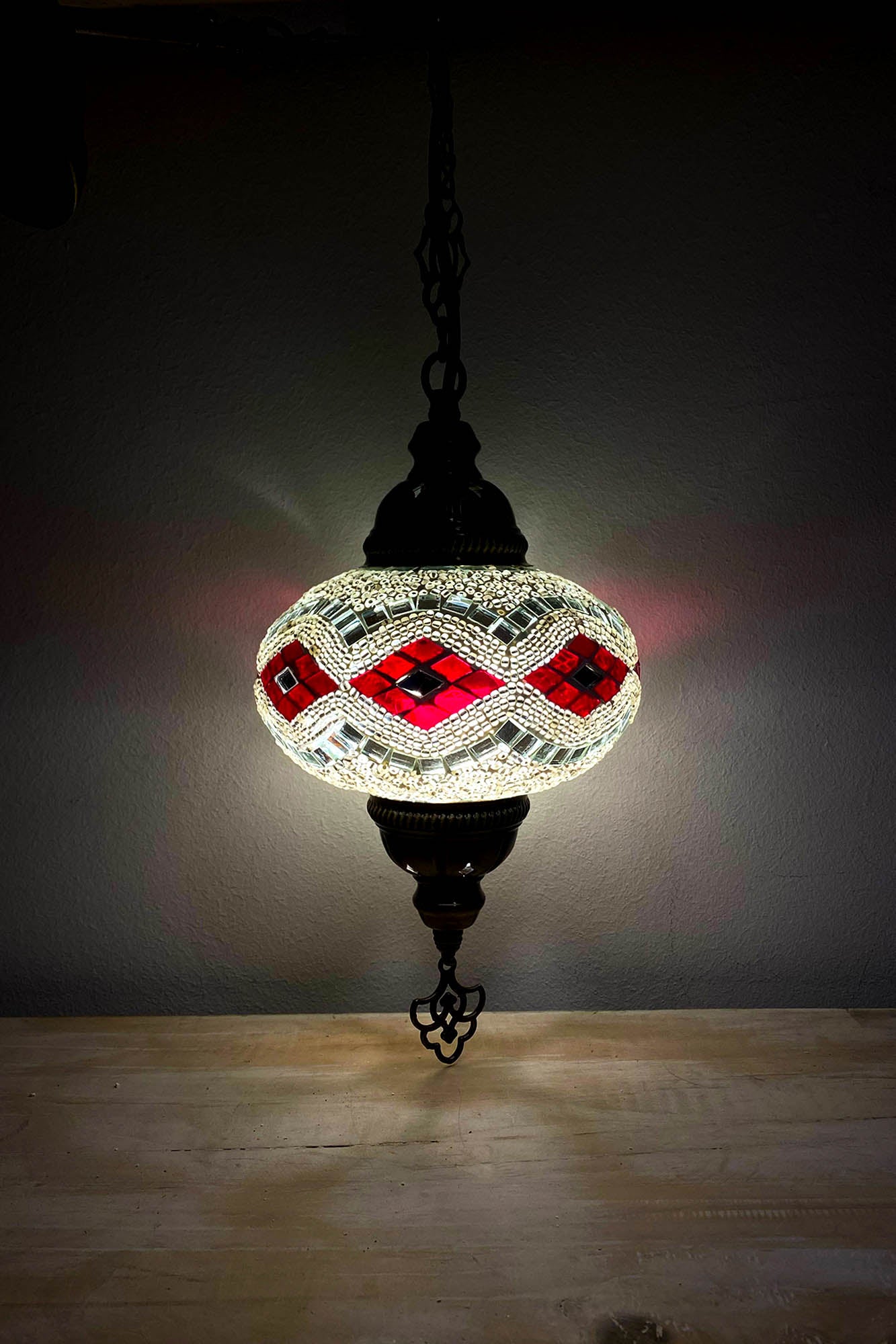 Lámpara turca colgante M Beads Blanco y Rojo + ampolleta