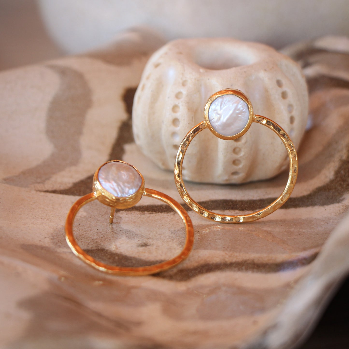 Aros Amina perla - Baño de oro 22k
