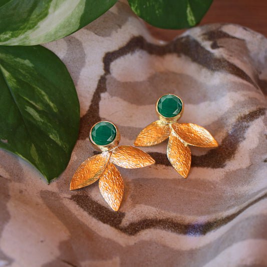 Aros Derya verdes - Baño de oro 22k