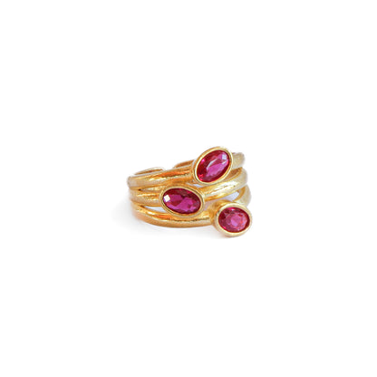 Anillo ajustable Elara Fucsia - Baño de oro 22 k