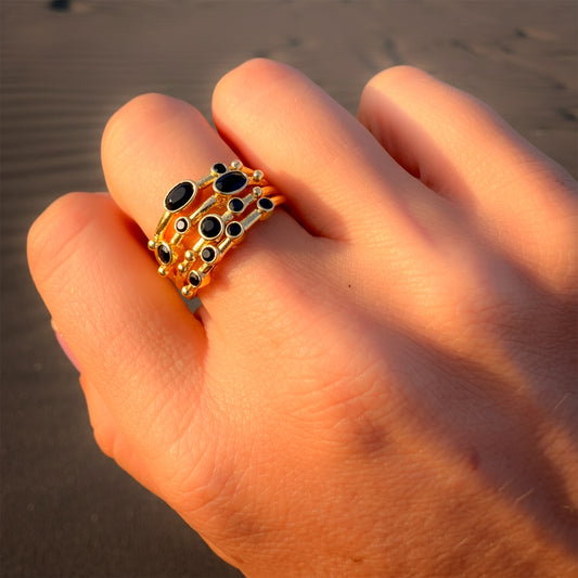 Anillo ajustable Capadocia N°5 negro - Baño de oro 22 k