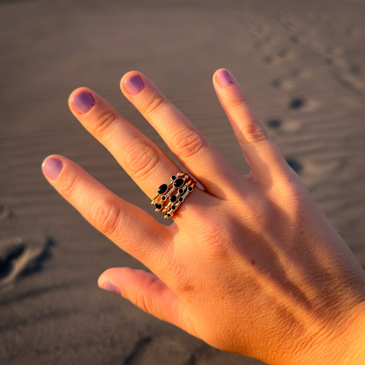 Anillo ajustable Capadocia N°5 negro - Baño de oro 22 k