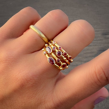 Anillo ajustable Capadocia N°5 granate - Baño de oro 22 k