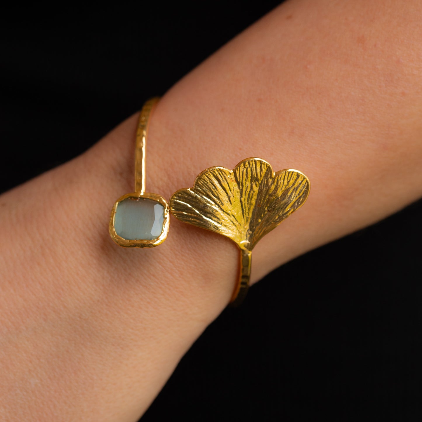 Esclava Ginkgo Agua - Baño de oro 22k