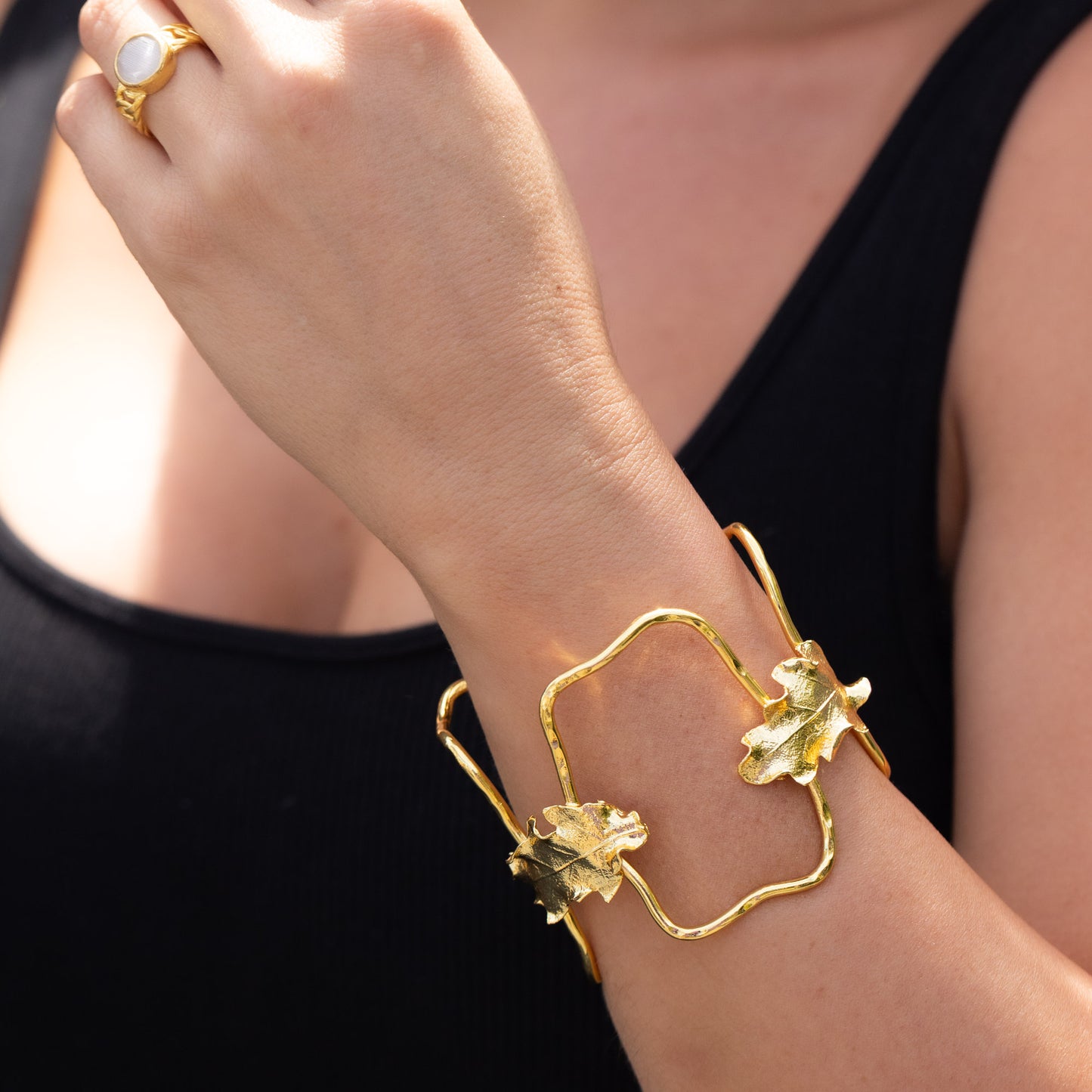 Brazalete ajustable Defne - Baño de oro 22k