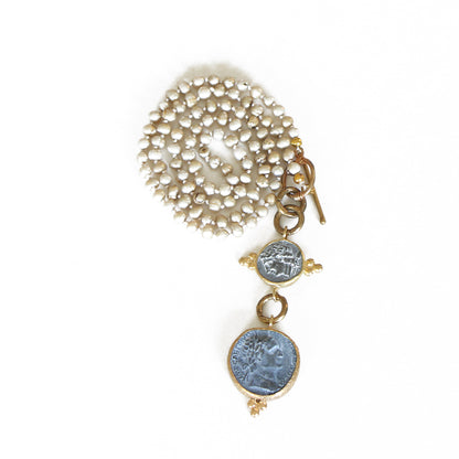Collar Ptolomeo de perlas y monedas antiguas