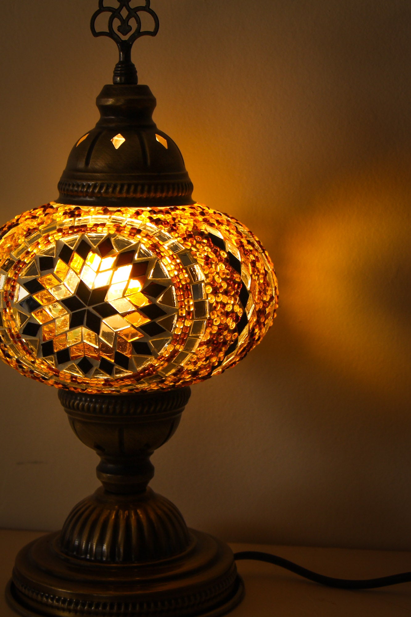 Lámpara turca de mesa M Medalla ámbar + ampolleta