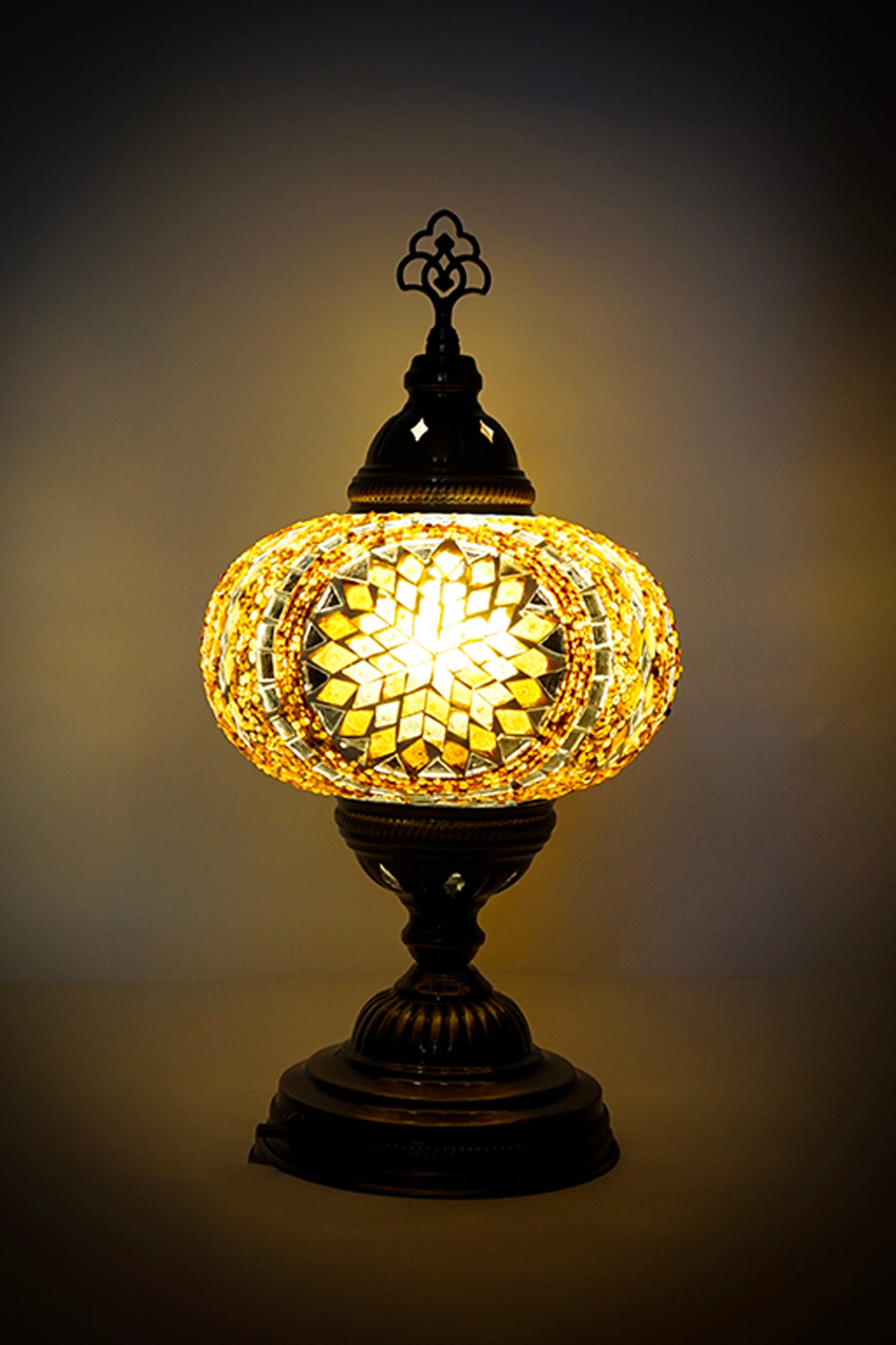 Lámpara turca de mesa L medalla ámbar + ampolleta