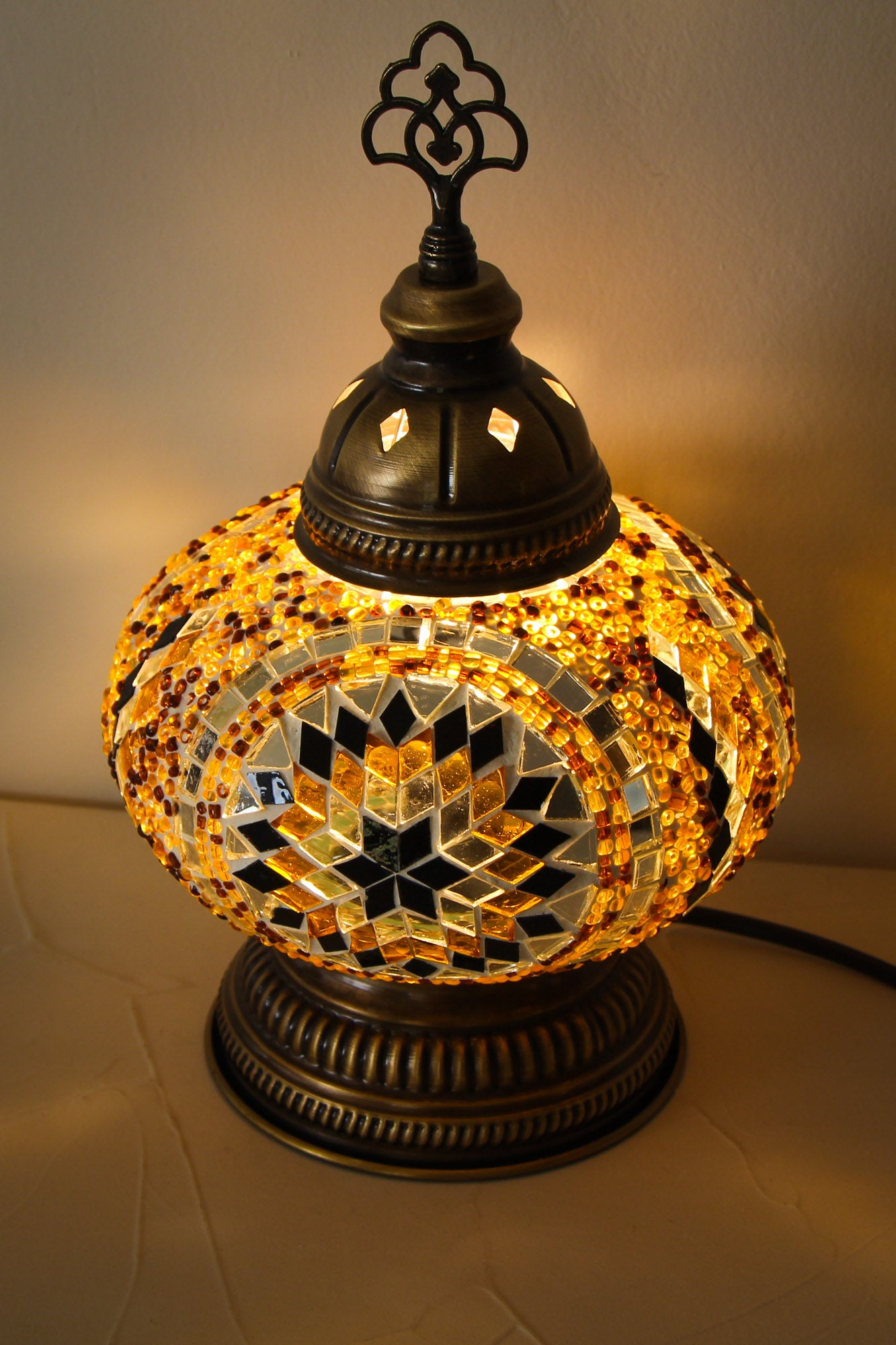 Lámpara turca decorativa baja de mesa M ámbar + ampolleta