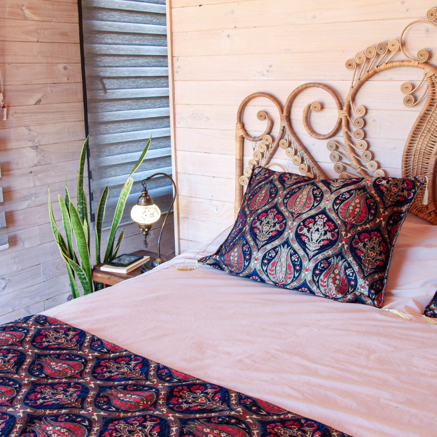 Set de Piecera 2P/Queen y almohadones Tulipanes Azul Oscuro