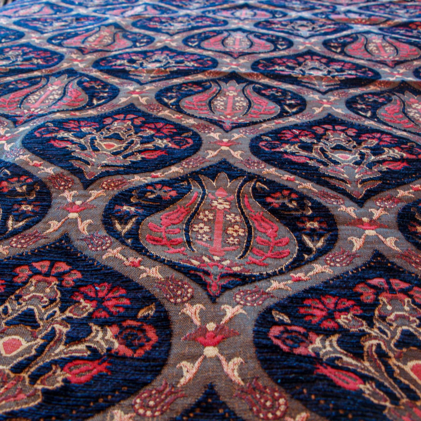 Set de Piecera 2P/Queen y almohadones Tulipanes Azul Oscuro